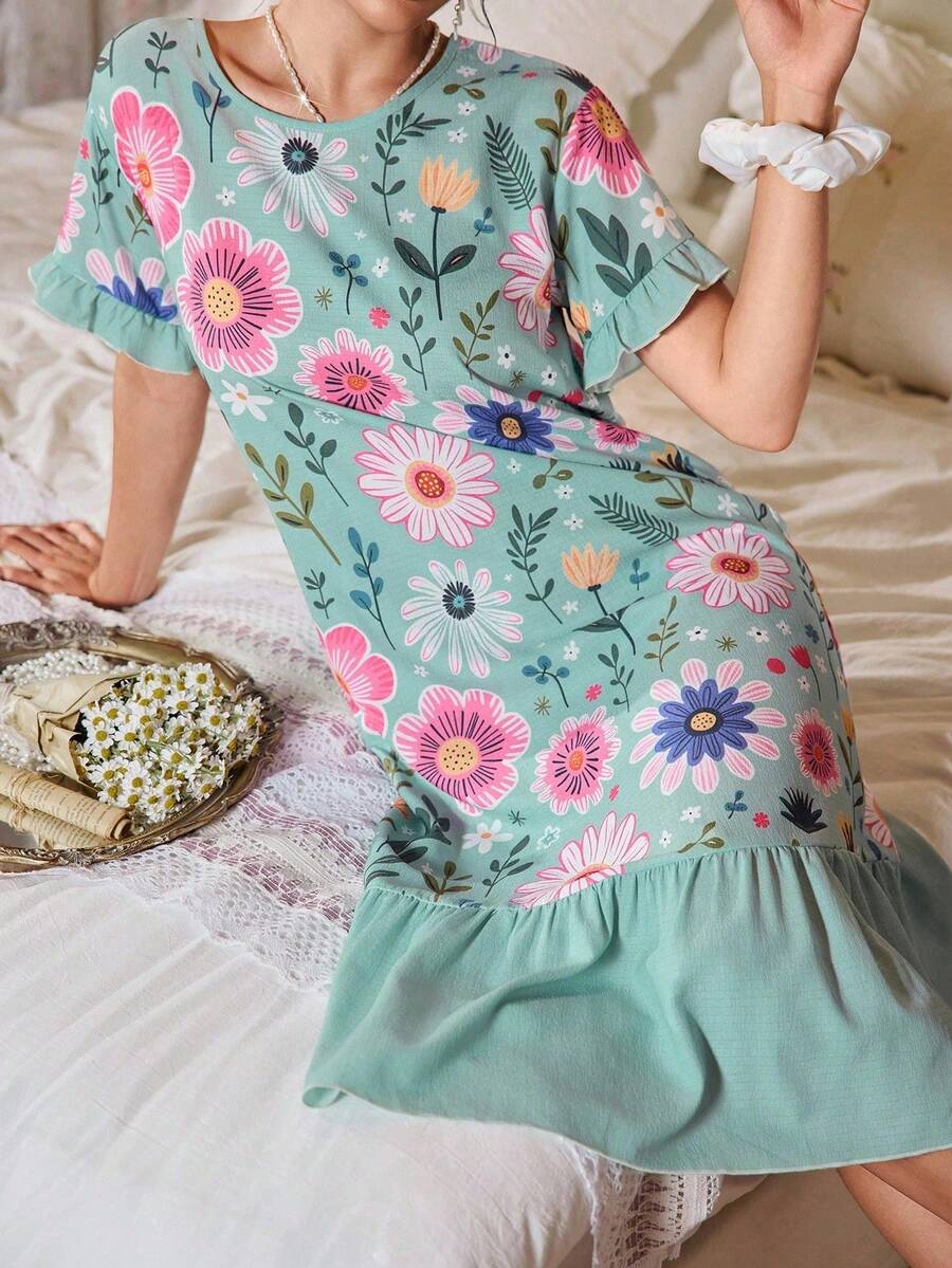 SHEIN CottageSlumber فستان نوم بطبعة زهور وياقة دائرية بأكمام قصيرة