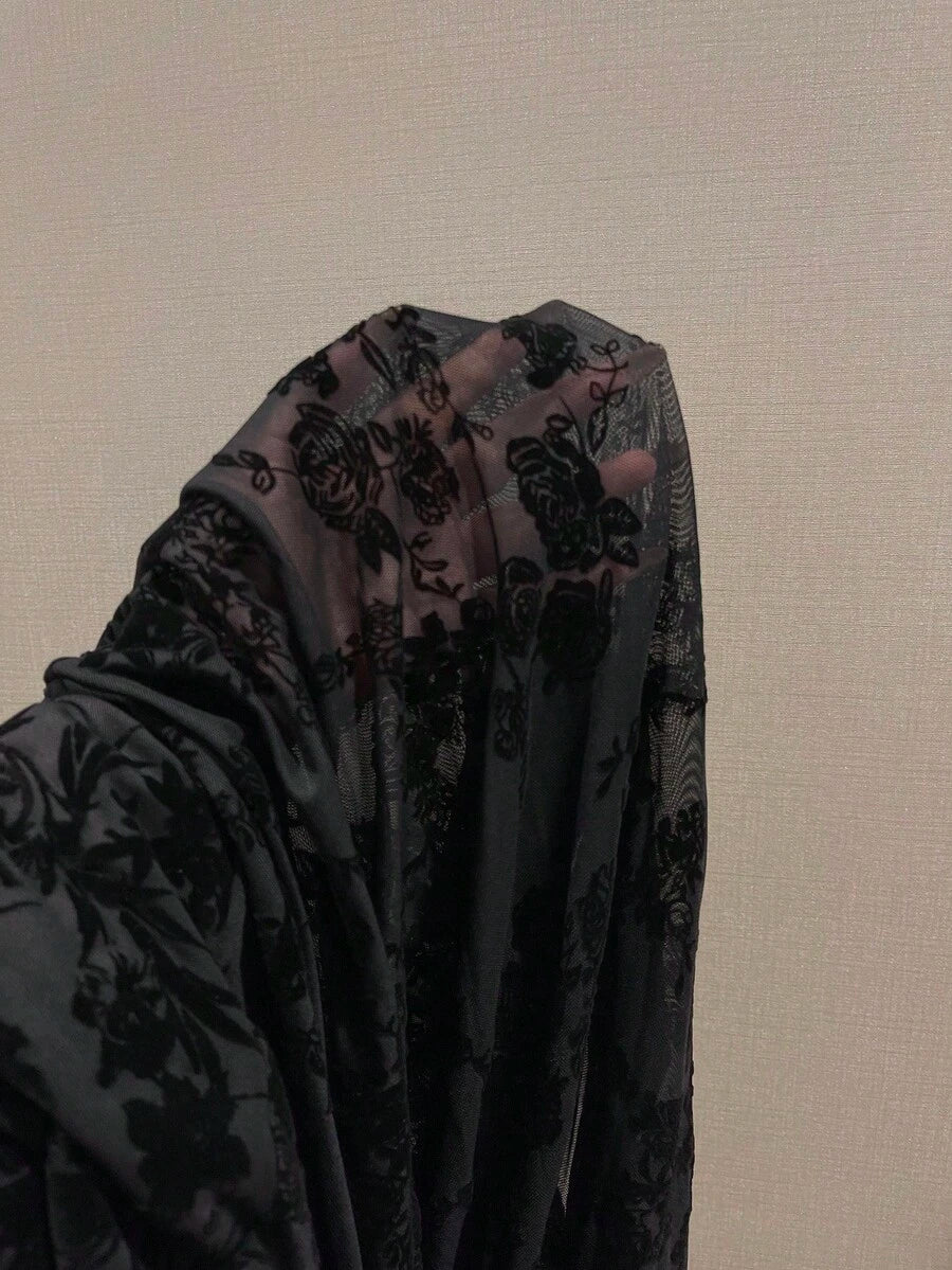 SHEIN Vibekara فستان أسود ضيق طويل الأكمام بنقشة مخملية
