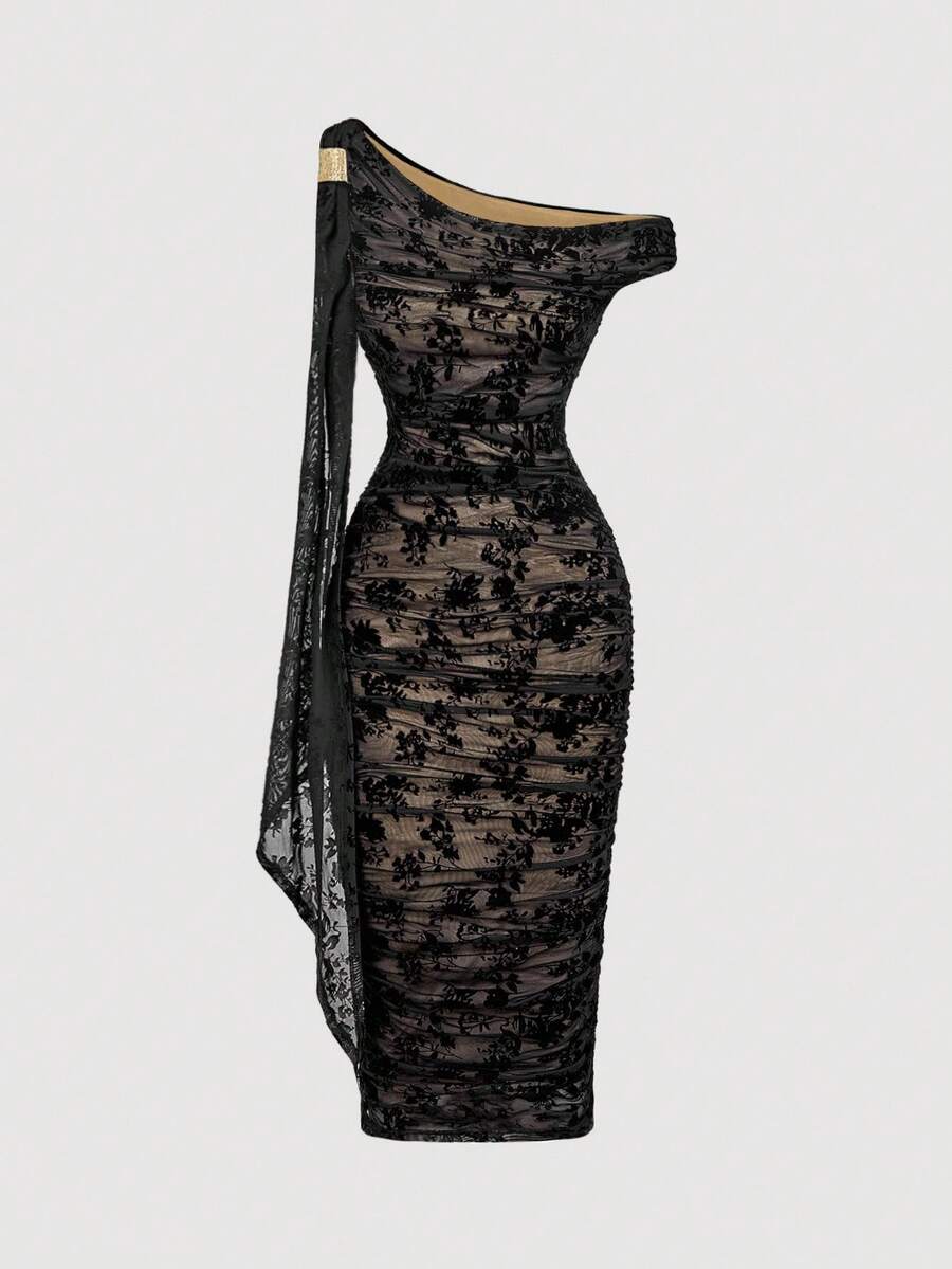 SHEIN MOD فستان ميدي أسود بطبعة زهور بكتف واحد وطيات بقصة ضيقة
