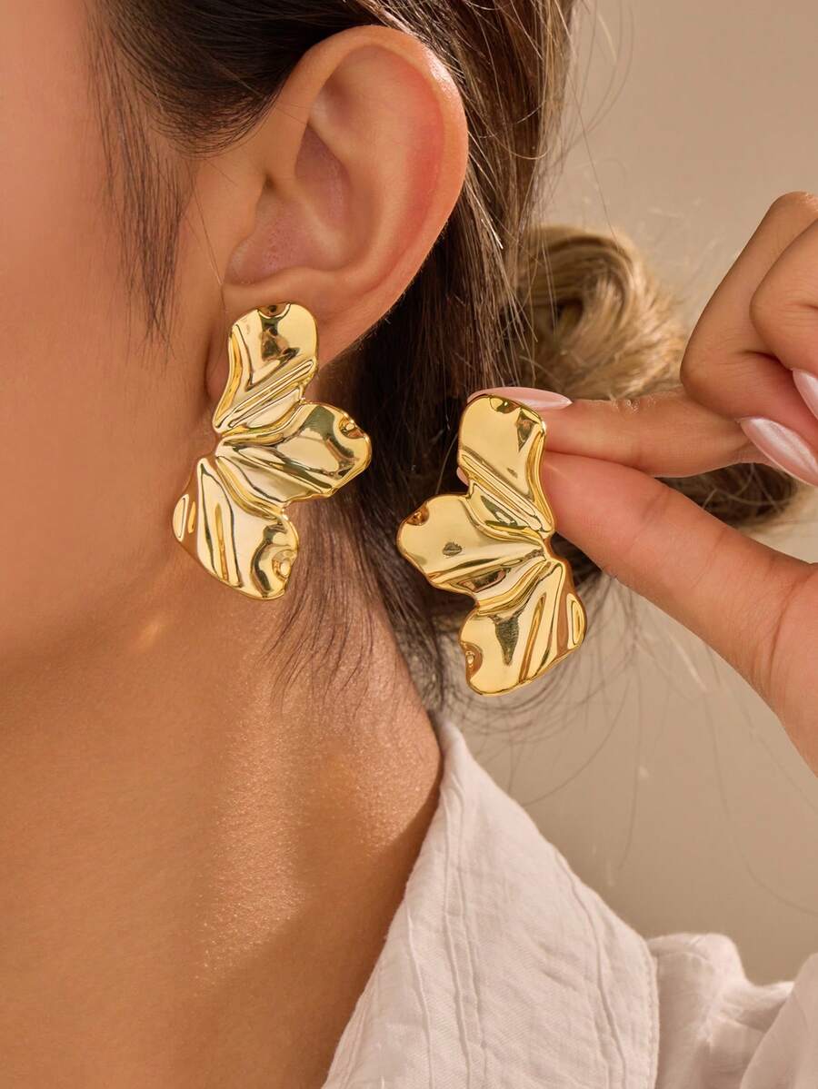 SHEIN أقراط بأشكال متنوعة بتصميم ذهبي ناعم