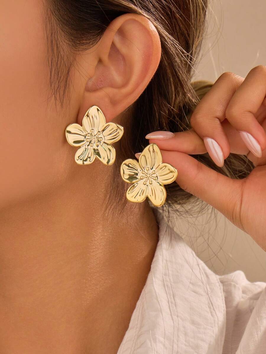 SHEIN أقراط بأشكال متنوعة بتصميم ذهبي ناعم