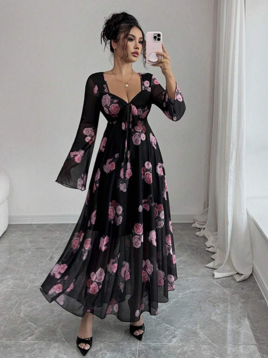 SHEIN Elenzga فستان بطبعة ورد وياقة قلب