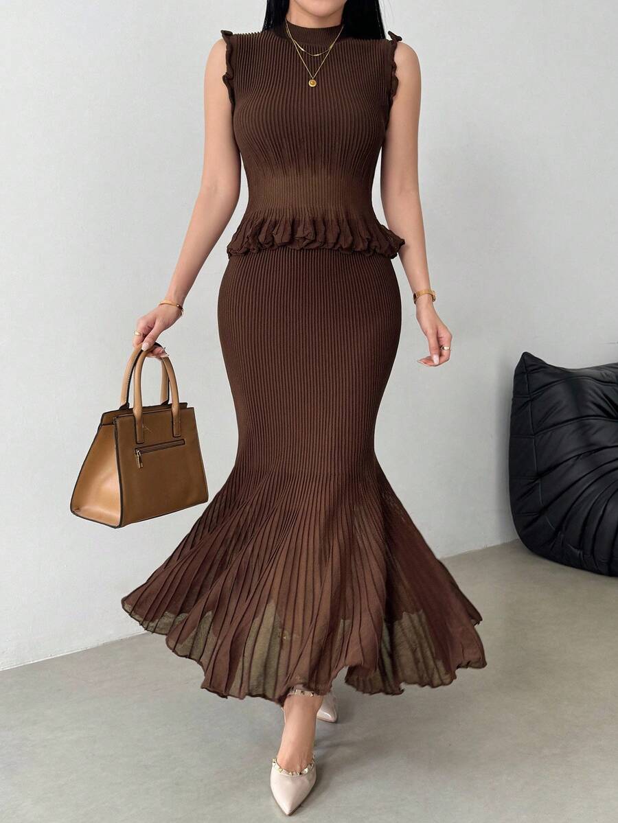 SHEIN Modelyn طقم 2 قطعة من الصدرية المحبوكة بدون أكمام وتنورة طويلة مطوية