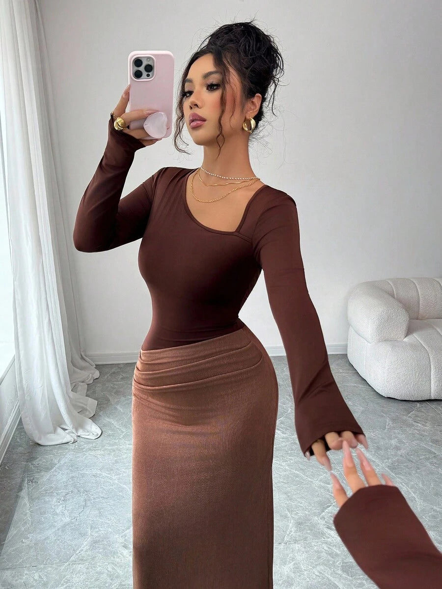 SHEIN Elenzya فستان بني قصير قصة بكشكشة على الكتف