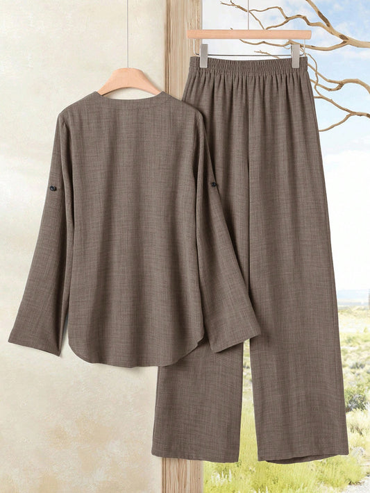 SHEIN Rusticease طقم نسائي كاجوال من قطعتين بياقة V وبنطال واسع