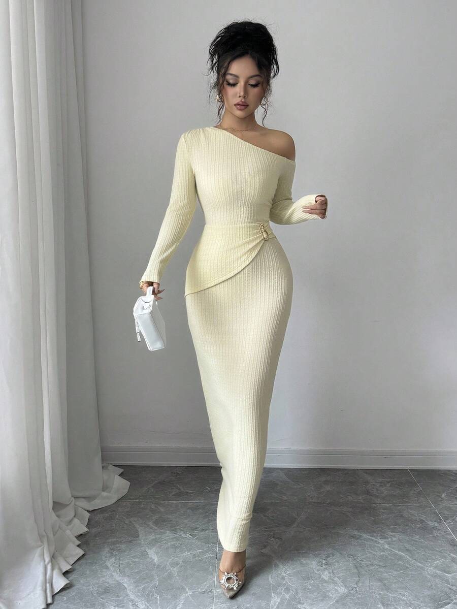 SHEIN Elenzga فستان اصفر بقماش معدني وتصميم لف للخصر