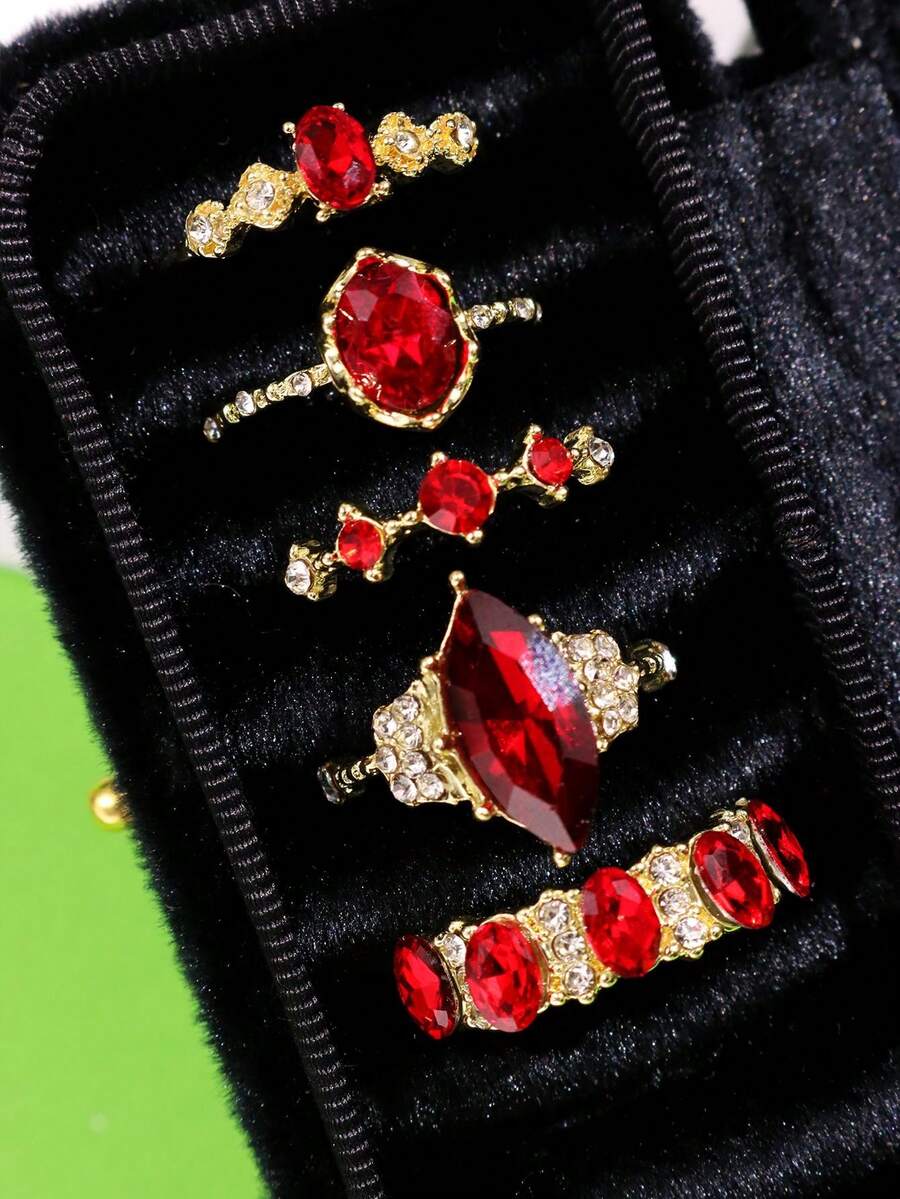 SHEIN مجموعة 5 خواتم ذهبية مرصعة بالراين والأحجار الحمراء