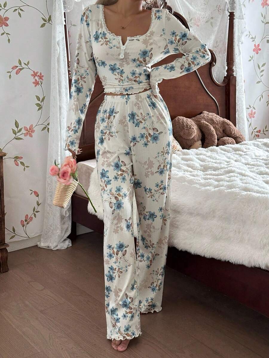 SHEIN CottageSlumber طقم بيجامة بالدانتيل وطباعة زهور