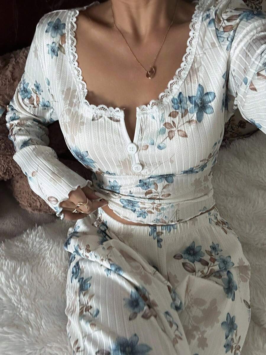 SHEIN CottageSlumber طقم بيجامة بالدانتيل وطباعة زهور
