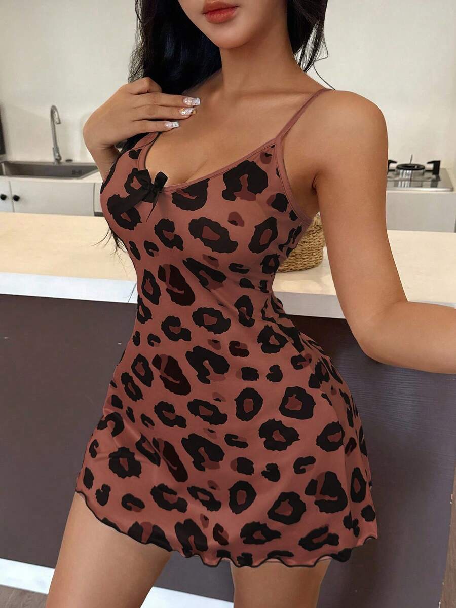 SHEIN فستان نوم قصير مزين بفيونكة ونقشة فهد