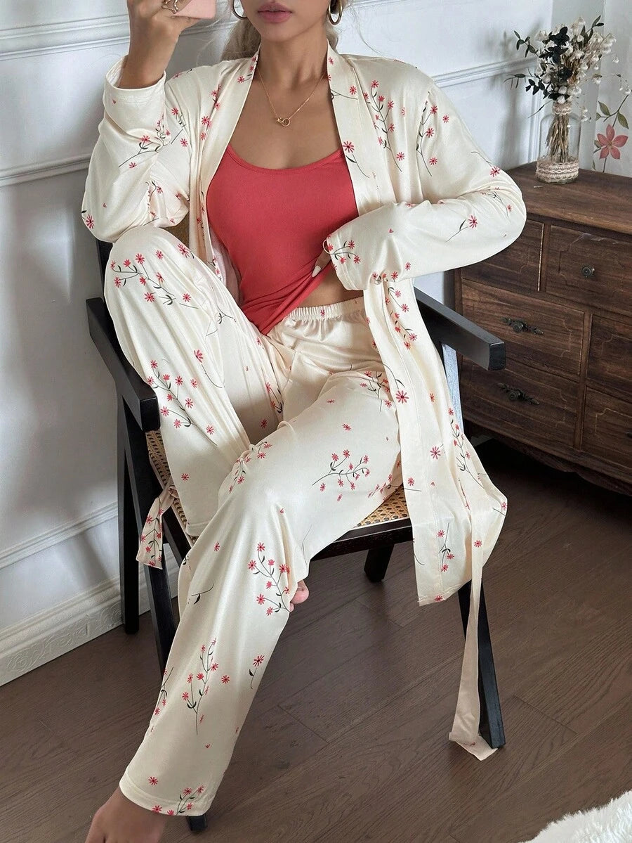 SHEIN CottageSlumber طقم نوم 3 قطع توب كامي مطبوع زهور وبنطلون وروب