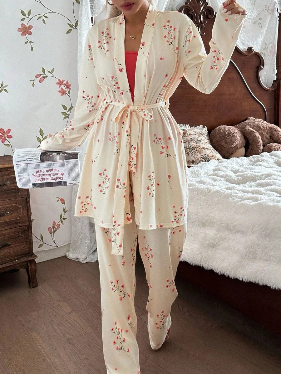 SHEIN CottageSlumber طقم نوم 3 قطع توب كامي مطبوع زهور وبنطلون وروب