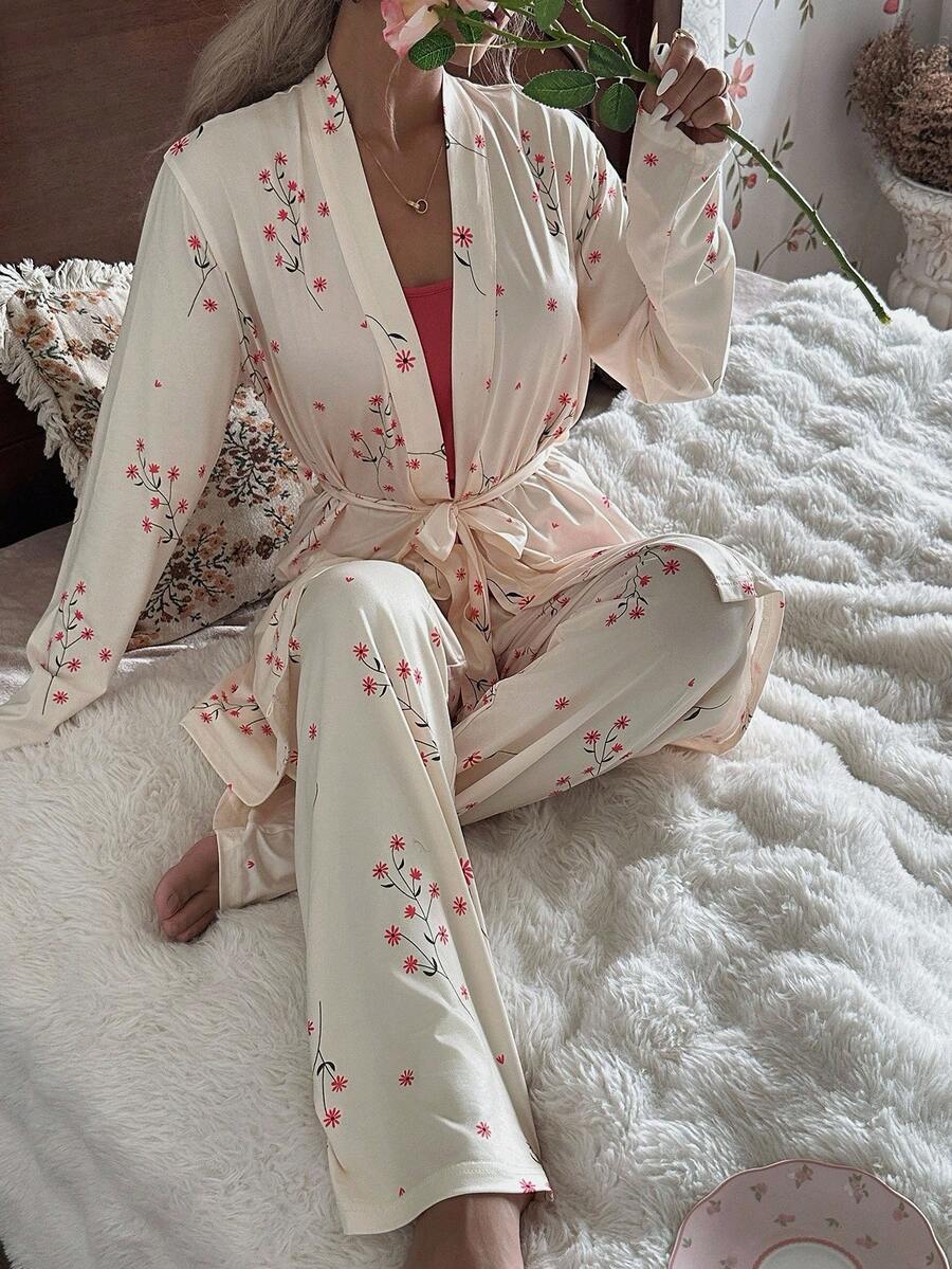 SHEIN CottageSlumber طقم نوم 3 قطع توب كامي مطبوع زهور وبنطلون وروب