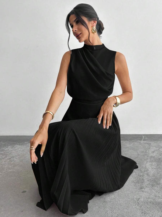 SHEIN Firerie فستان أسود بياقة متدلية وأكمام قصيرة مع تنورة قصيرة