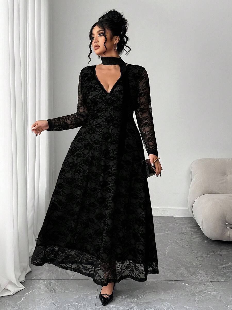 SHEIN Elenzga فستان أسود ضيق بتطريز دانتيل للمقاسات الكبيرة