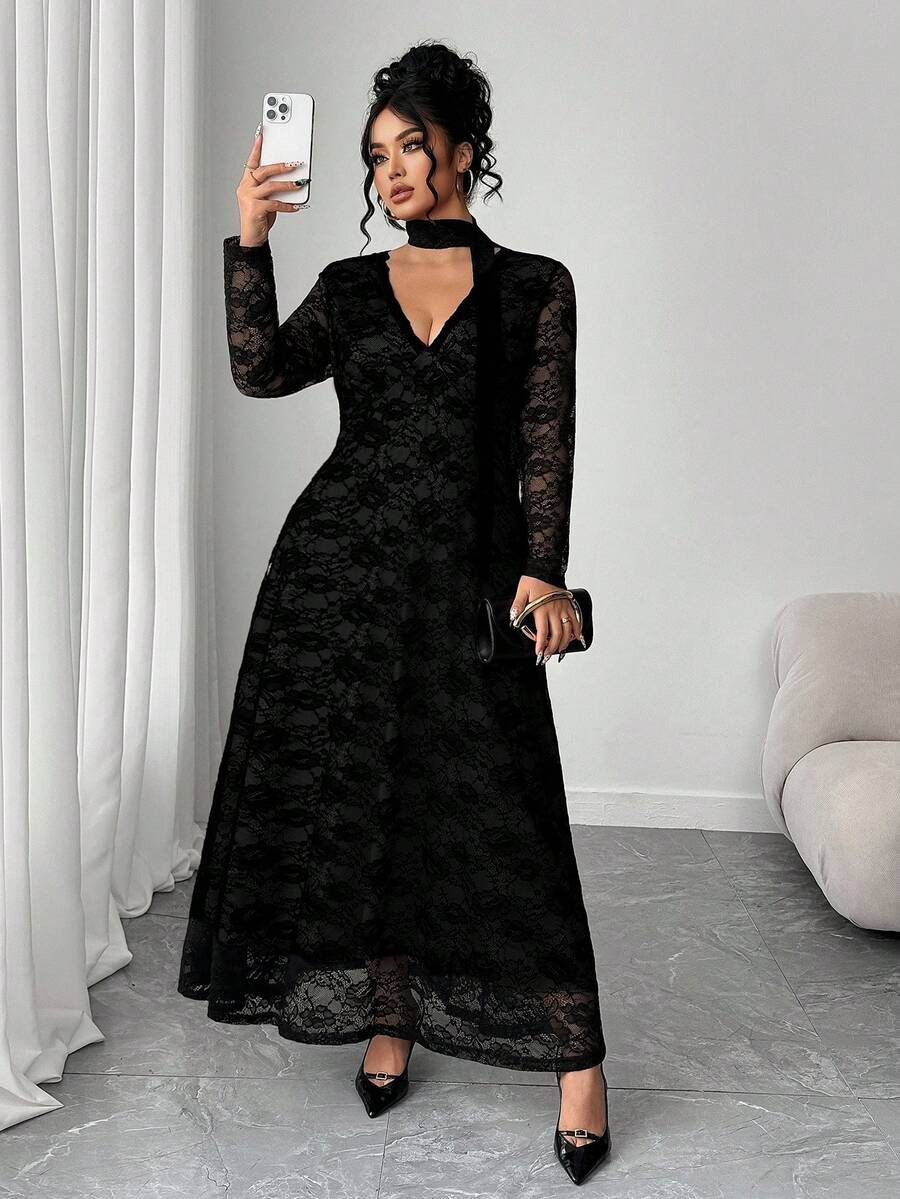 SHEIN Elenzga فستان أسود ضيق بتطريز دانتيل للمقاسات الكبيرة
