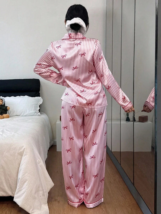 SHEIN Dream Adore طقم بيجامة وردي بأكمام طويلة وبنطال مطبوع