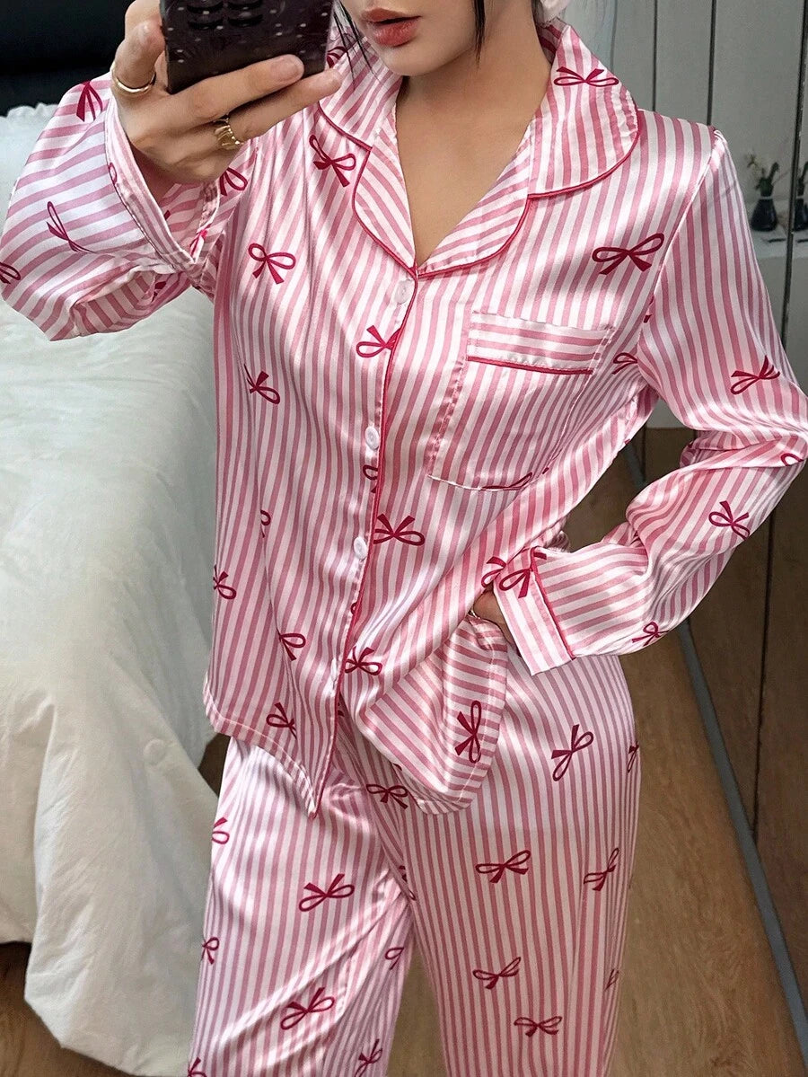 SHEIN Dream Adore طقم بيجامة وردي بأكمام طويلة وبنطال مطبوع