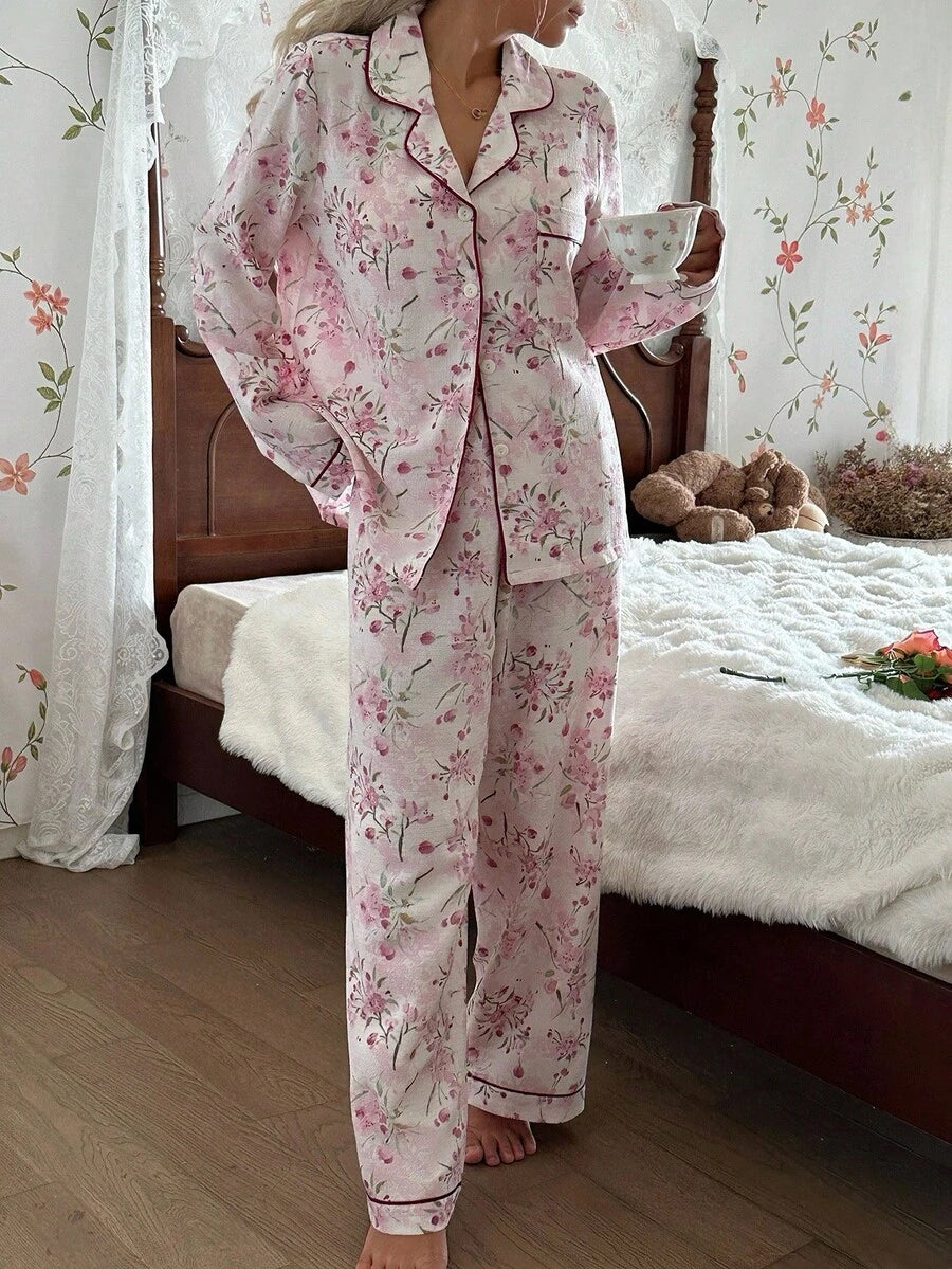 SHEIN CottageSlumber طقم بيجامة وردي مطبوع زهور مع خطوط ملونة