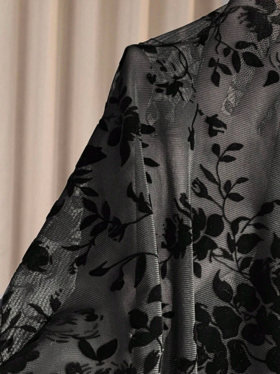 SHEIN Elaquor فستان أسود للمقاسات الكبيرة بطبعة أزهار وشبك