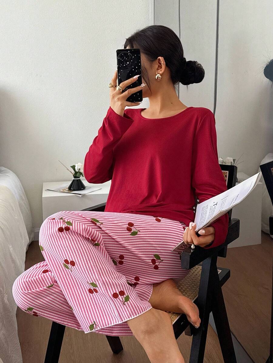 SHEIN Dream Adore بيجامة كاجوال بطباعة الكرز توب وأكمام طويلة وبنطلون