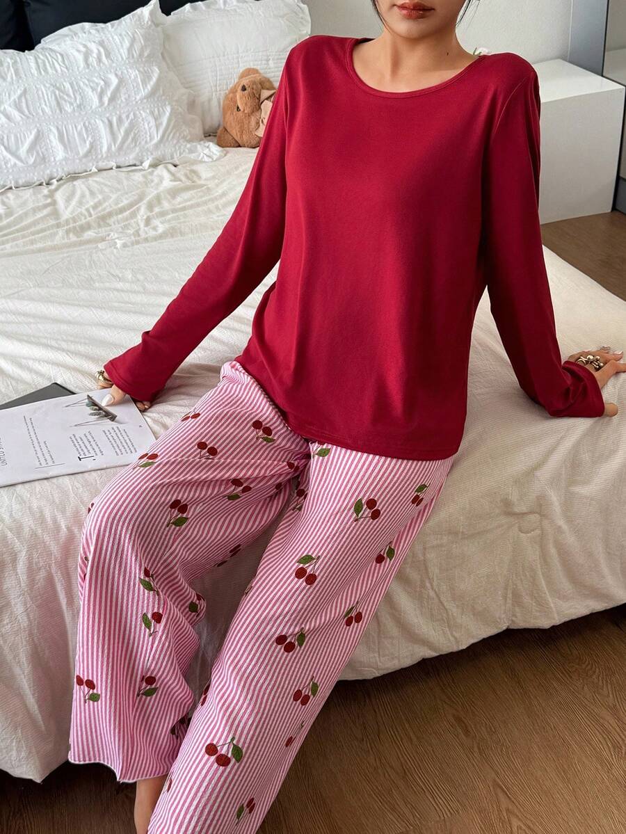 SHEIN Dream Adore بيجامة كاجوال بطباعة الكرز توب وأكمام طويلة وبنطلون