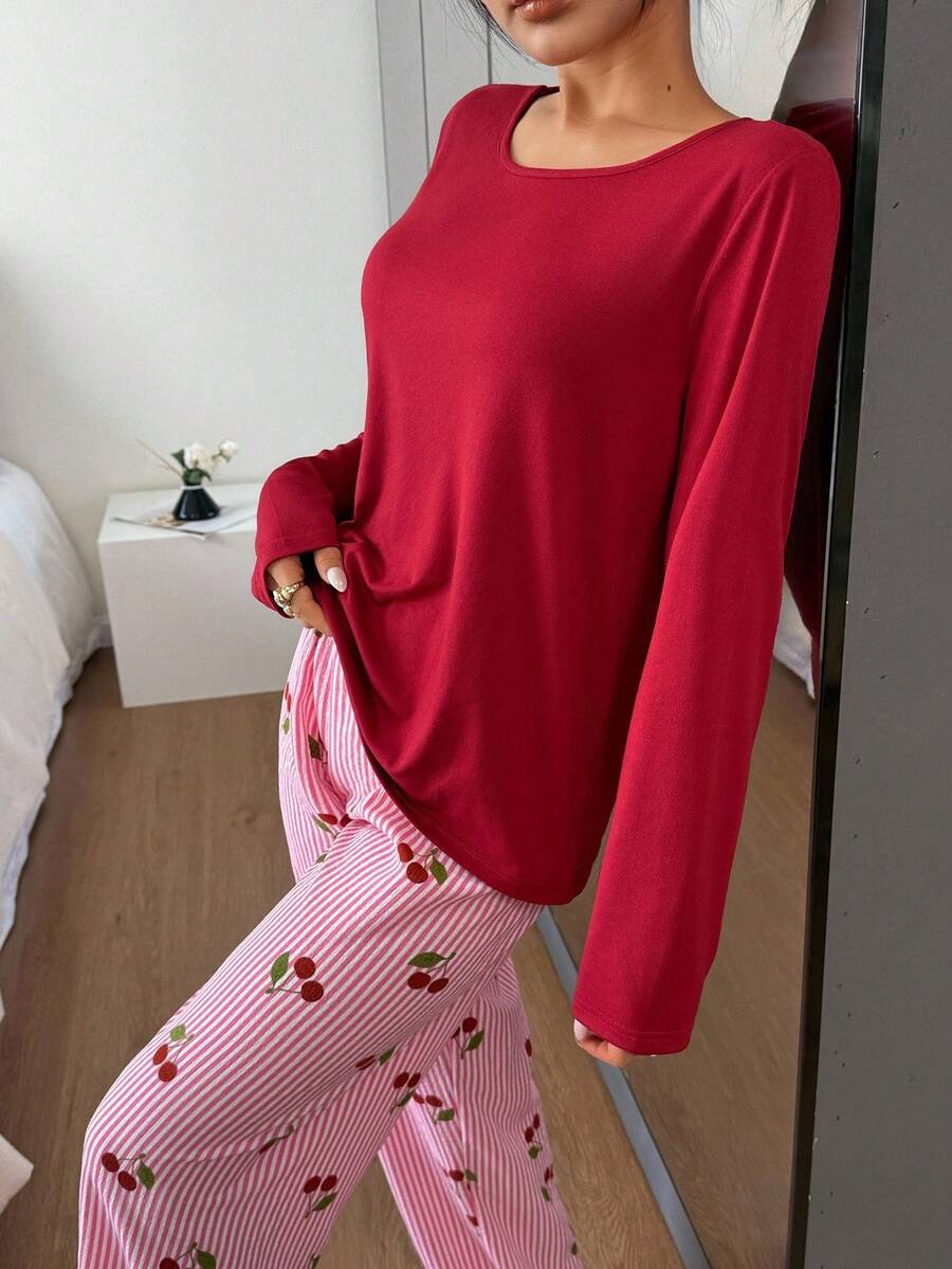 SHEIN Dream Adore بيجامة كاجوال بطباعة الكرز توب وأكمام طويلة وبنطلون