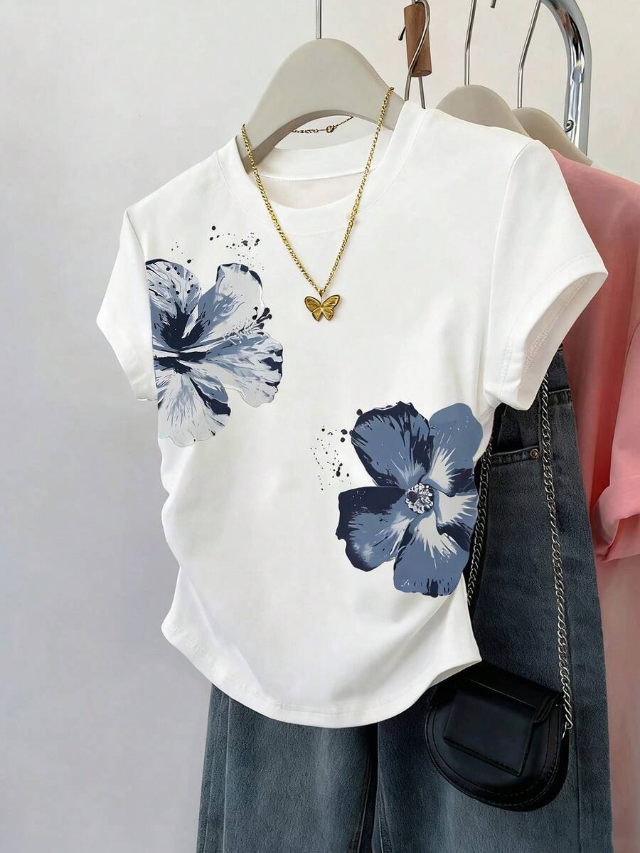 SHEIN NostaNoir تي شيرت أبيض بطبعة زهور بأكمام قصيرة