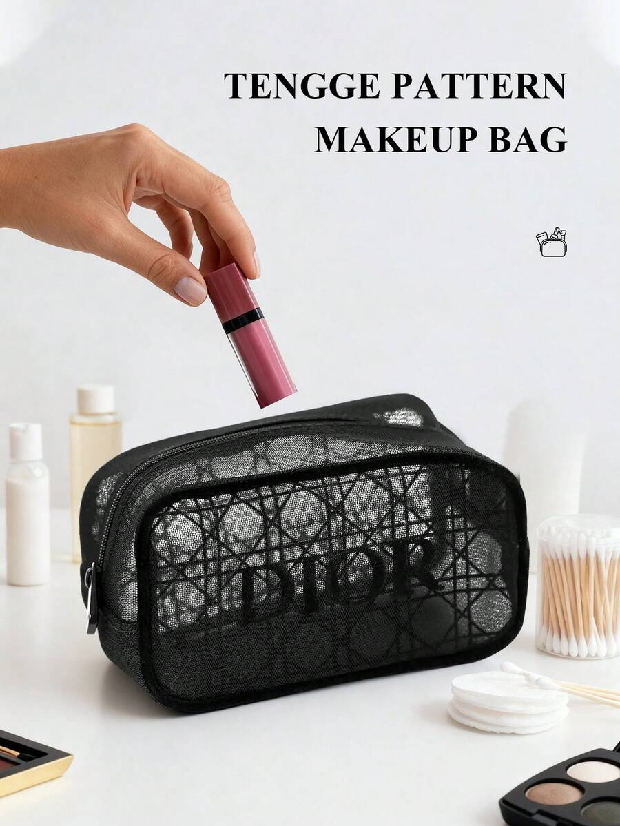 Dior حقيبة مكياج محمولة قماش تارتان أسود بتصميم بسيط