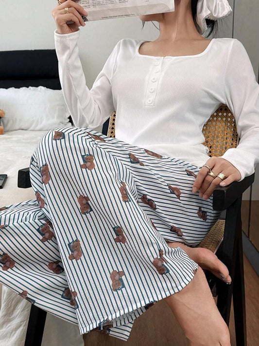 SHEIN Dream Adore طقم بيجامة بياقة مربعة وأزرار وبنطال واسع بطبعة دب