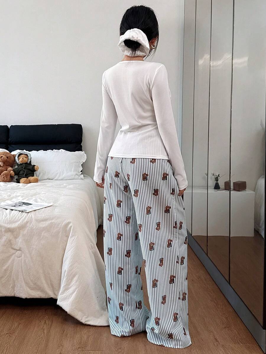 SHEIN Dream Adore طقم بيجامة بياقة مربعة وأزرار وبنطال واسع بطبعة دب