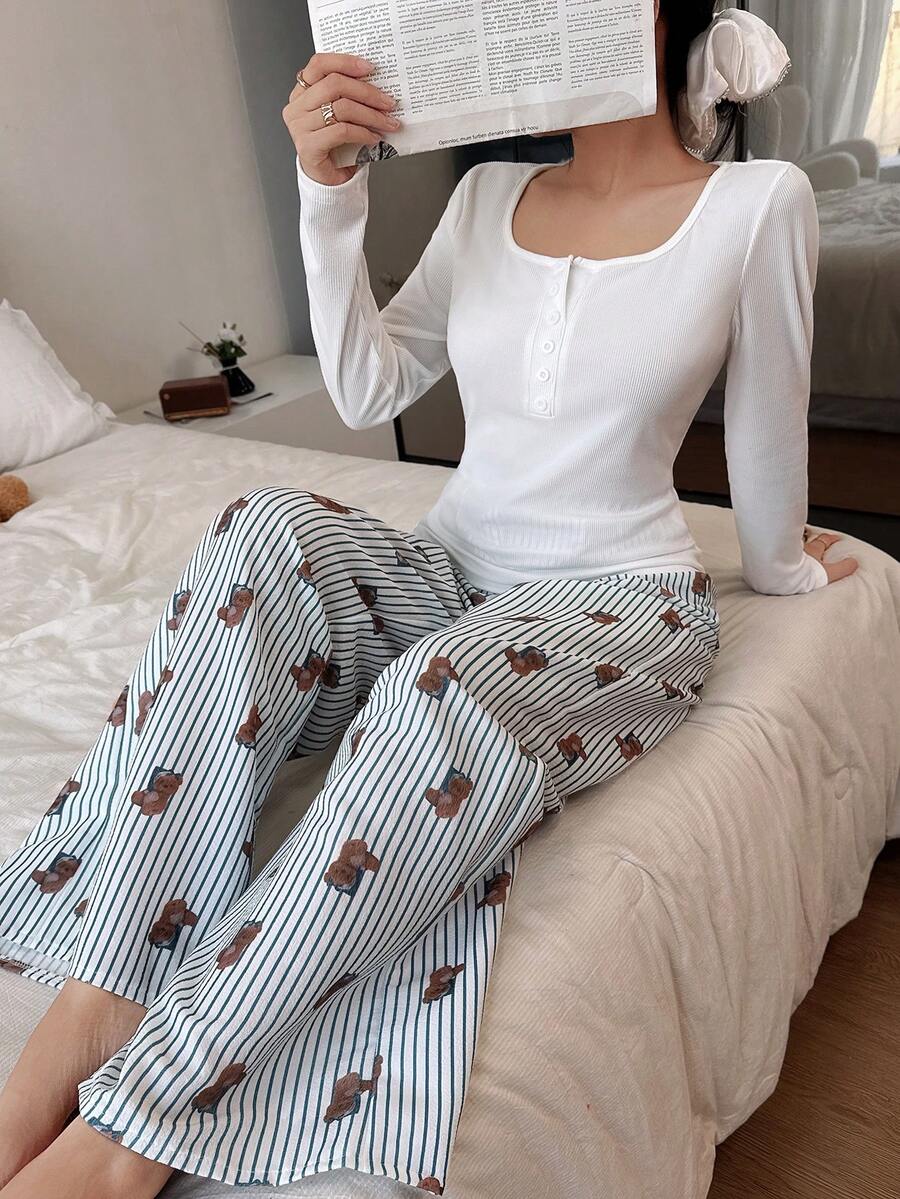 SHEIN Dream Adore طقم بيجامة بياقة مربعة وأزرار وبنطال واسع بطبعة دب