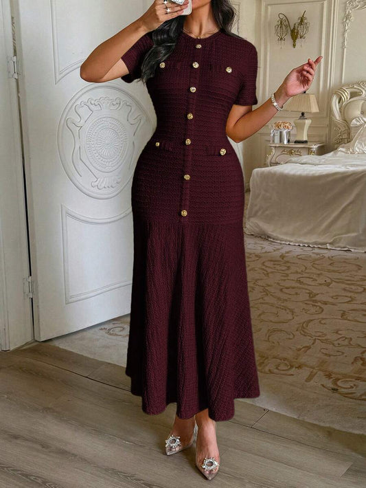 SHEIN فستان عنابي بأكمام قصيرة وياقة مستديرة مزينة بأزرار وجيوب