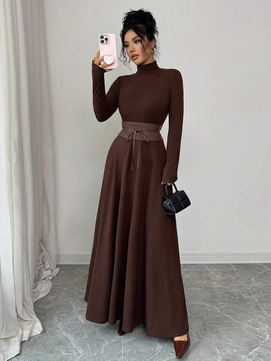 SHEIN Elenzya فستان بني محبوك طويل بياقة نصف عالية وحزام خصر