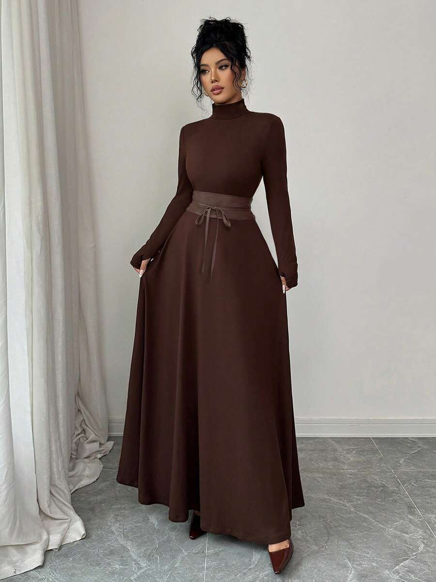 SHEIN Elenzya فستان بني محبوك طويل بياقة نصف عالية وحزام خصر