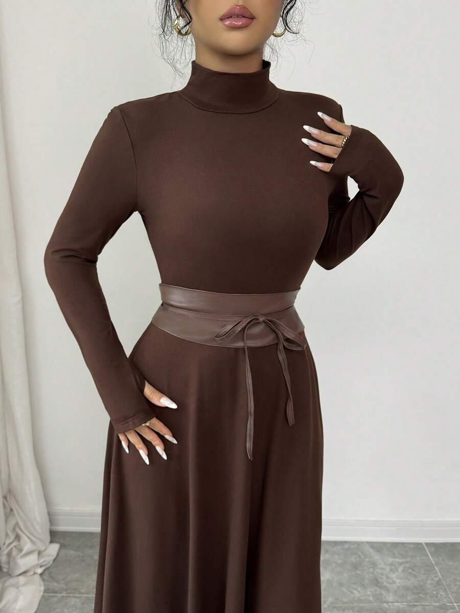 SHEIN Elenzya فستان بني محبوك طويل بياقة نصف عالية وحزام خصر