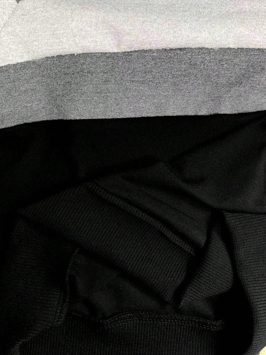 SHEIN Genkimix Kids بلوزة رياضية أولادي بطباعة ديناصور