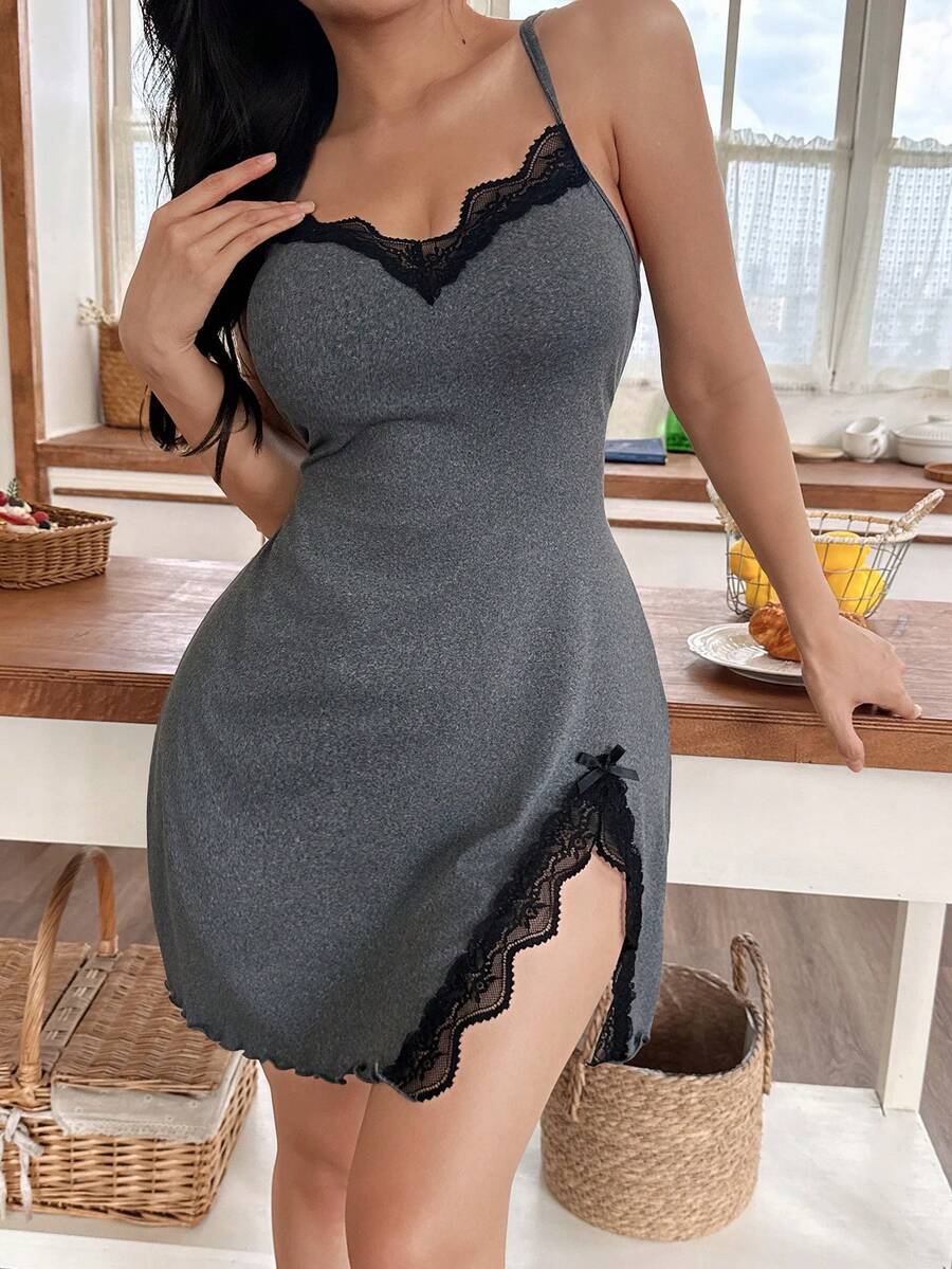 SHEIN ZzzCrew قميص نوم بحمالات رفيعة ودانتيل وشق