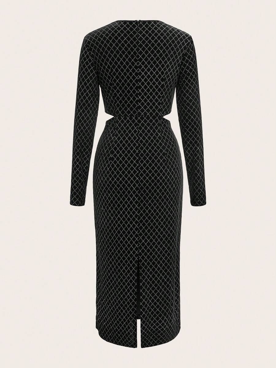 SHEIN Maija فستان مخمل أسود بتصميم مربعات بأكمام طويلة