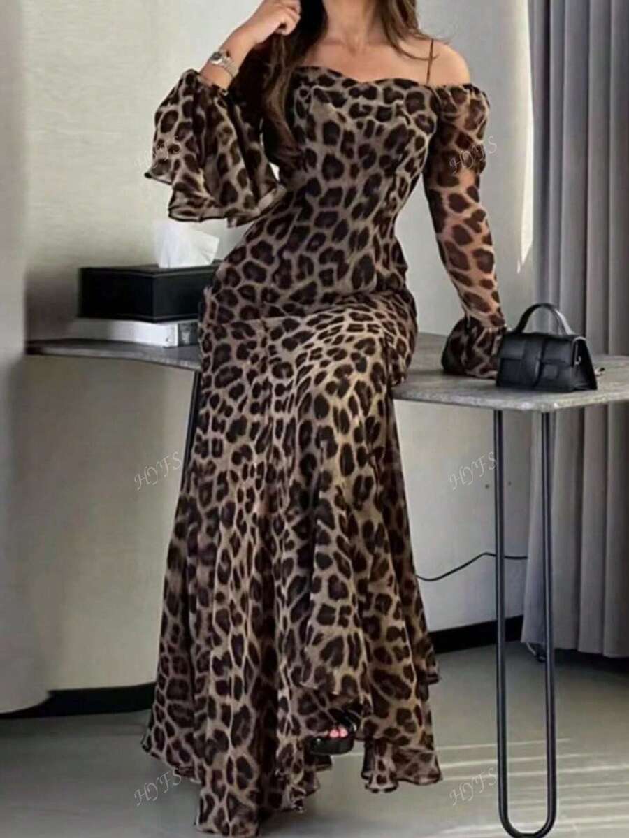 SHEIN فستان بطبعة نمر مع حافة مكرمشة وتجميع خصر