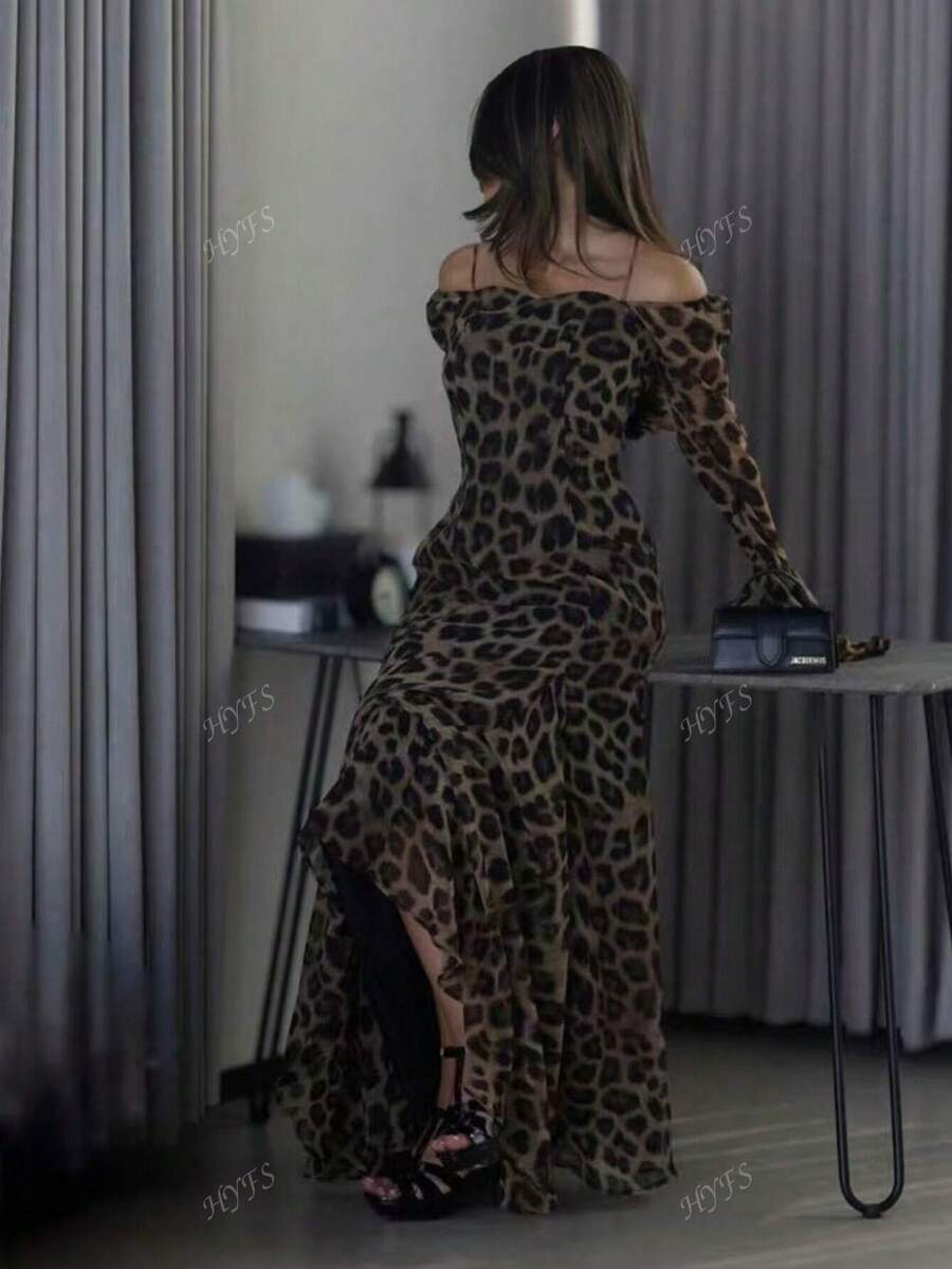 SHEIN فستان بطبعة نمر مع حافة مكرمشة وتجميع خصر