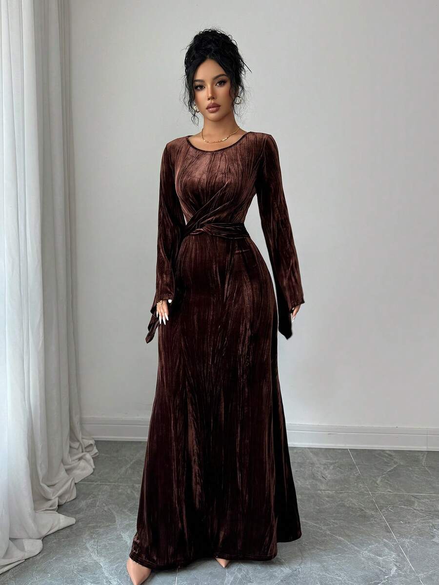 SHEIN Elenzga فستان بني متوسط الطول بطبعات مخملية