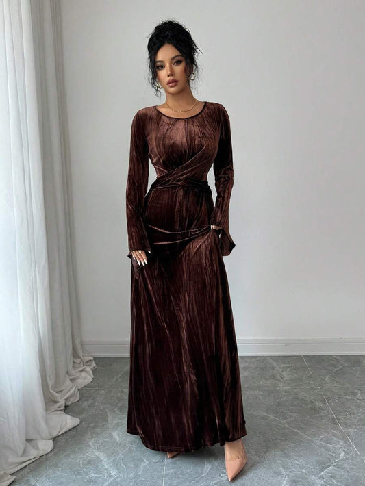 SHEIN Elenzga فستان بني متوسط الطول بطبعات مخملية