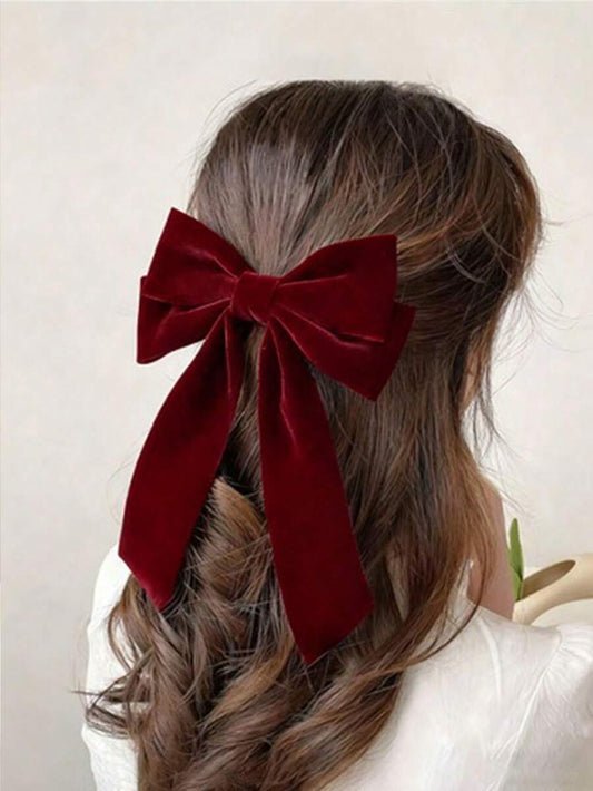 SHEIN مشبك شعر بشكل فيونكة من الساتان الأحمر الداكن