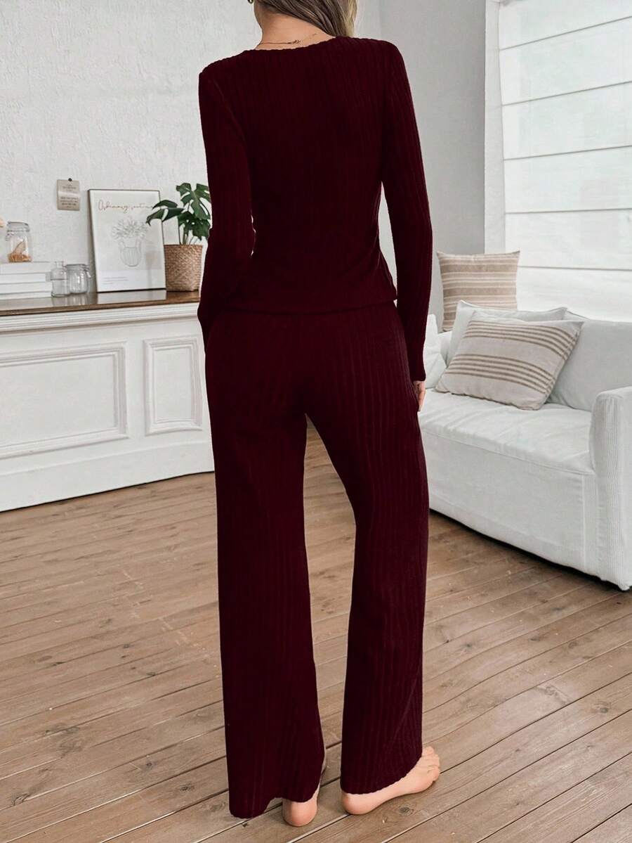 SHEIN Miss Vinta بيجامة قطعتين بلون عنابي بقميص دانتيل وبنطلون مرن