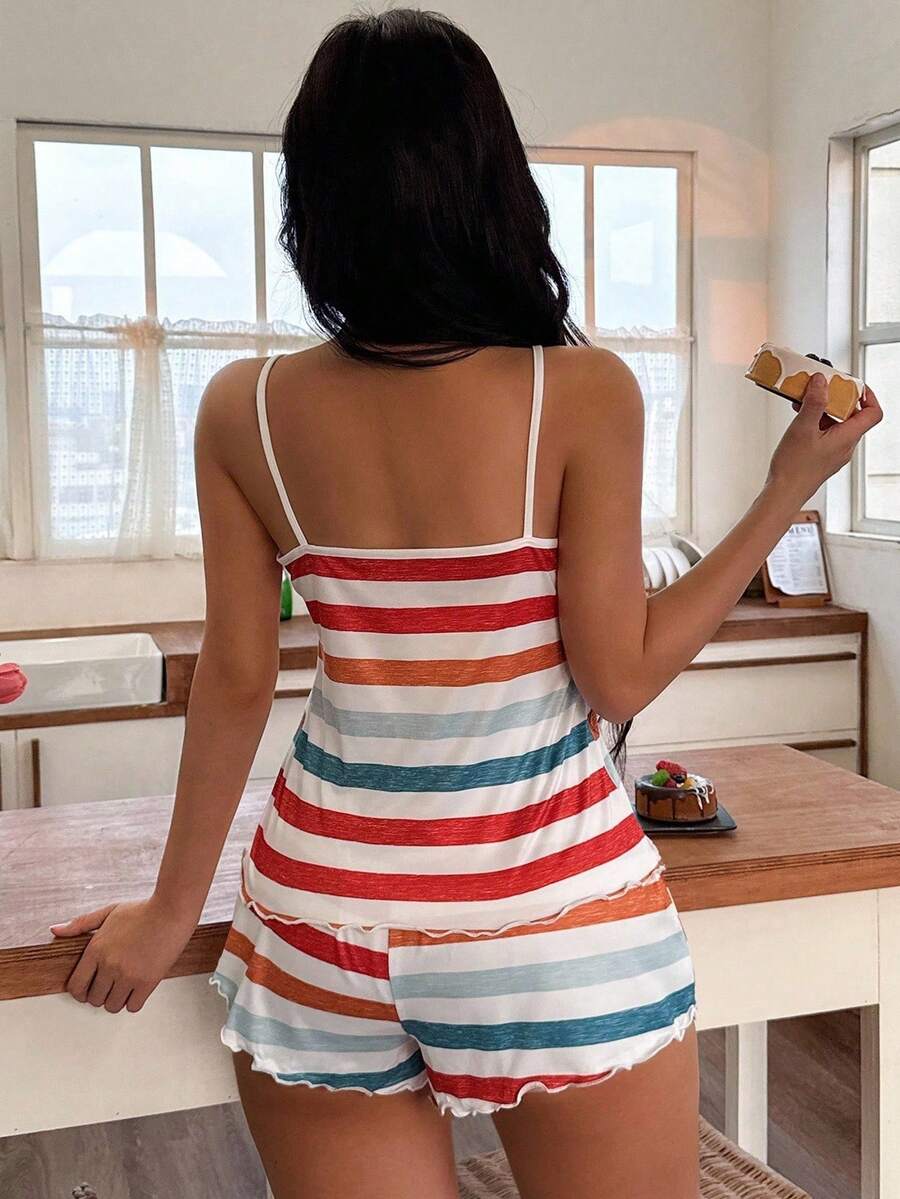 SHEIN طقم بيجامة قطعتين من كامي وشورت كاجوال بطبعة مخططة