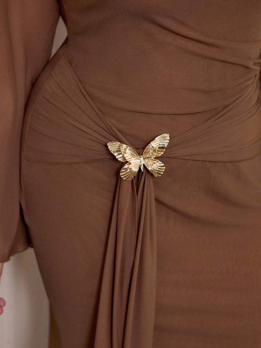 SHEIN MOD فستان بني للمقاسات الكبيرة بأكمام أوف شولدر وقصة ذيل السمكة