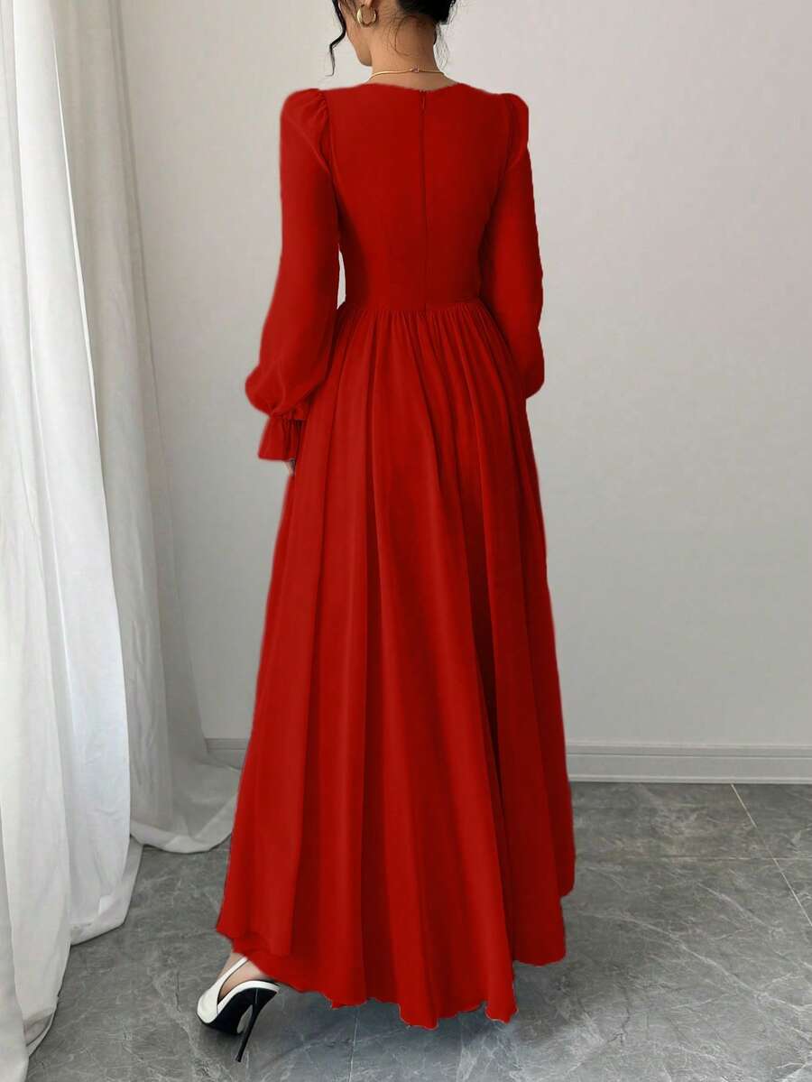 SHEIN Modelyn فستان أحمر برقبة بشكل قلب بأكمام طويلة وخصر مربوط