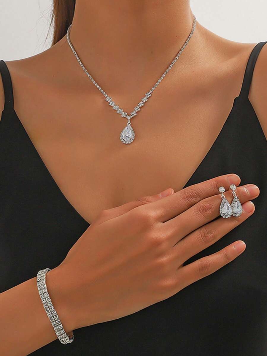SHEIN طقم مجوهرات بشكل قطرة مائية أنيق وبسيط