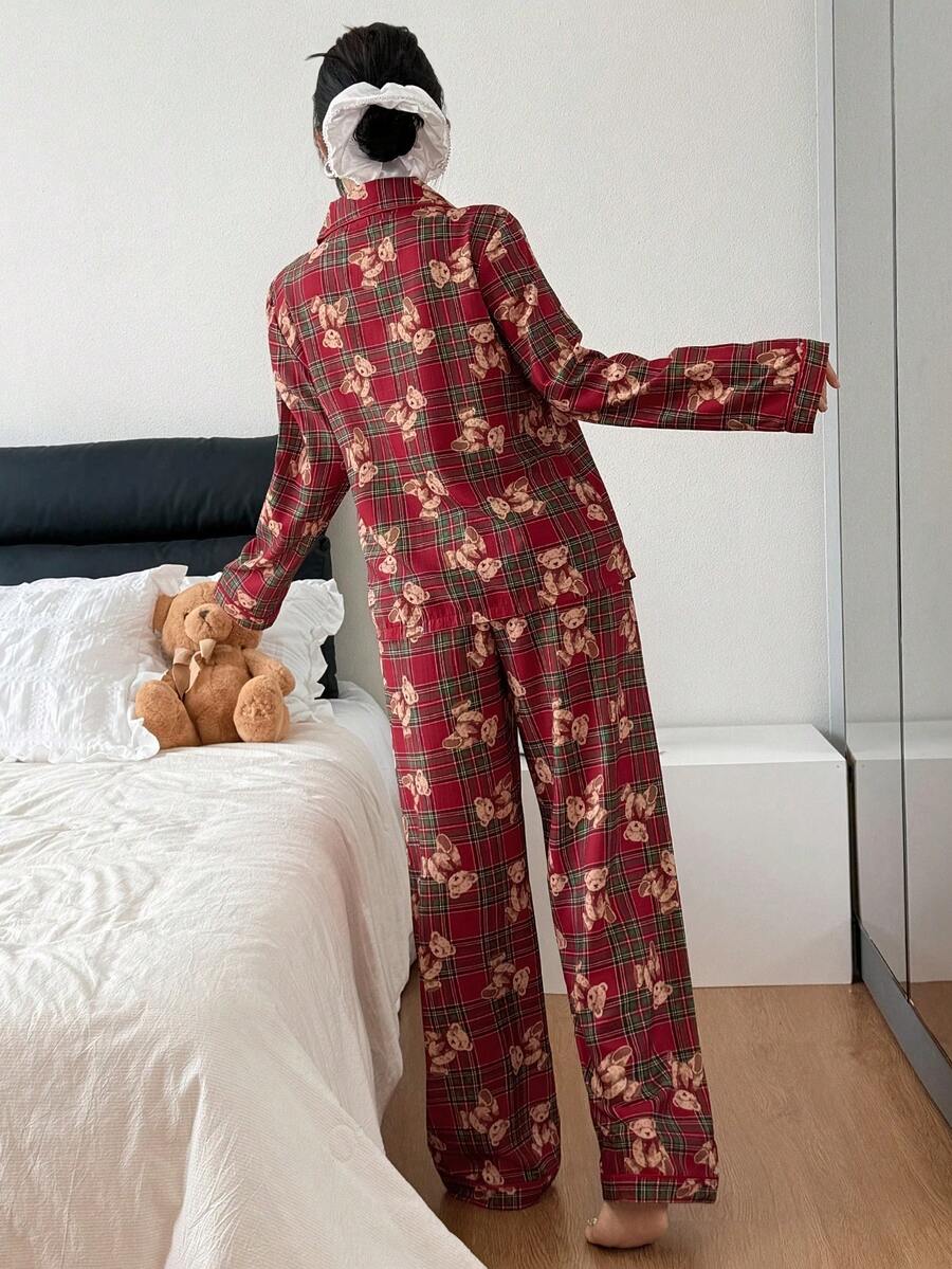 SHEIN بيجامة نوم نسائية شتوية مطبوعة بنمط الشيكارة والدببة